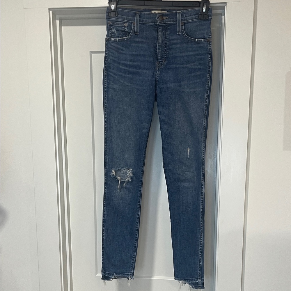 Madewell 10” high rise skinny jeans, featuring drop step hem edition (size 26)